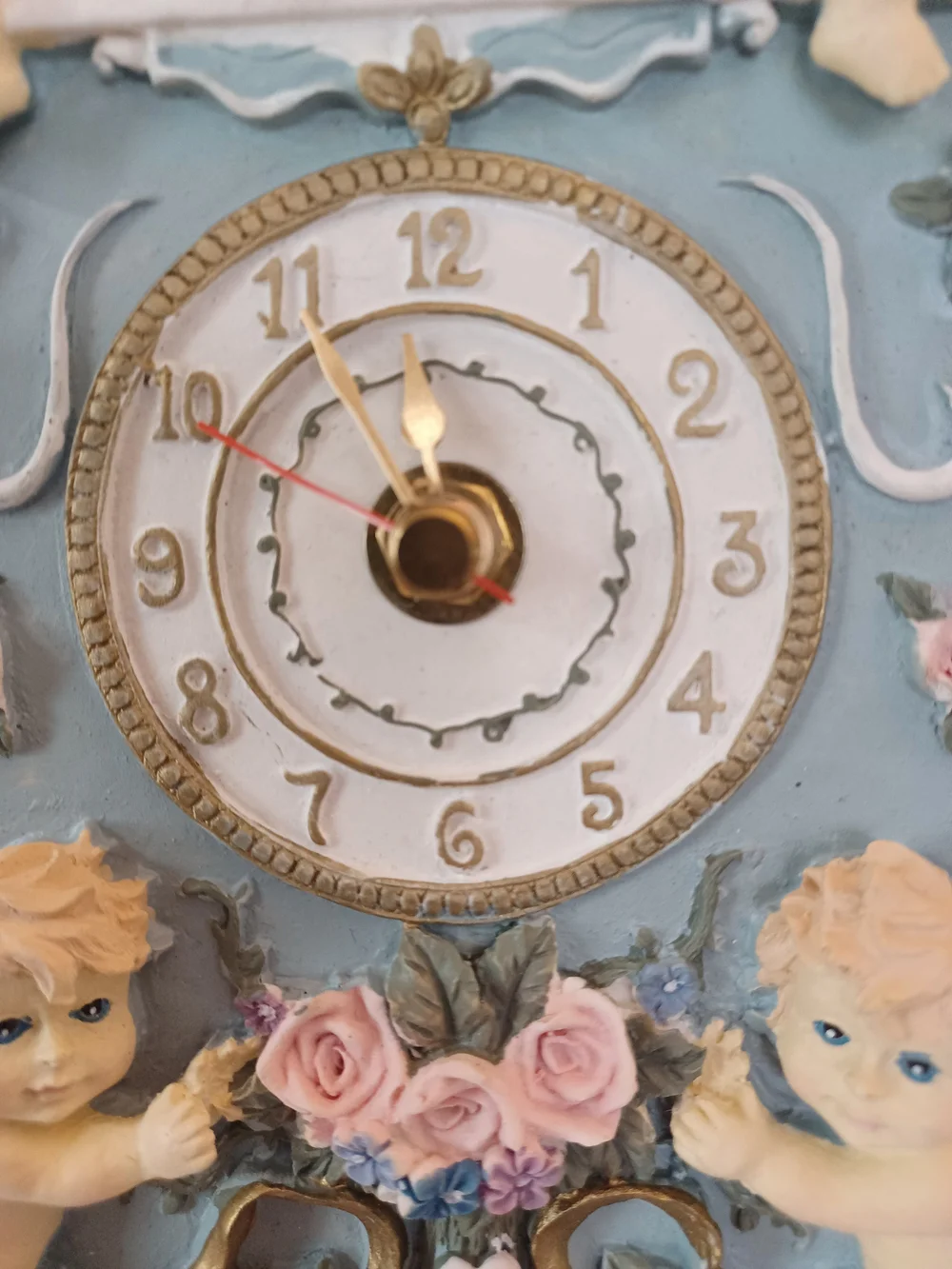 Vintage M194 Musical Cupids & Roses Miniature Wall Novelty Clock Shabby Chic